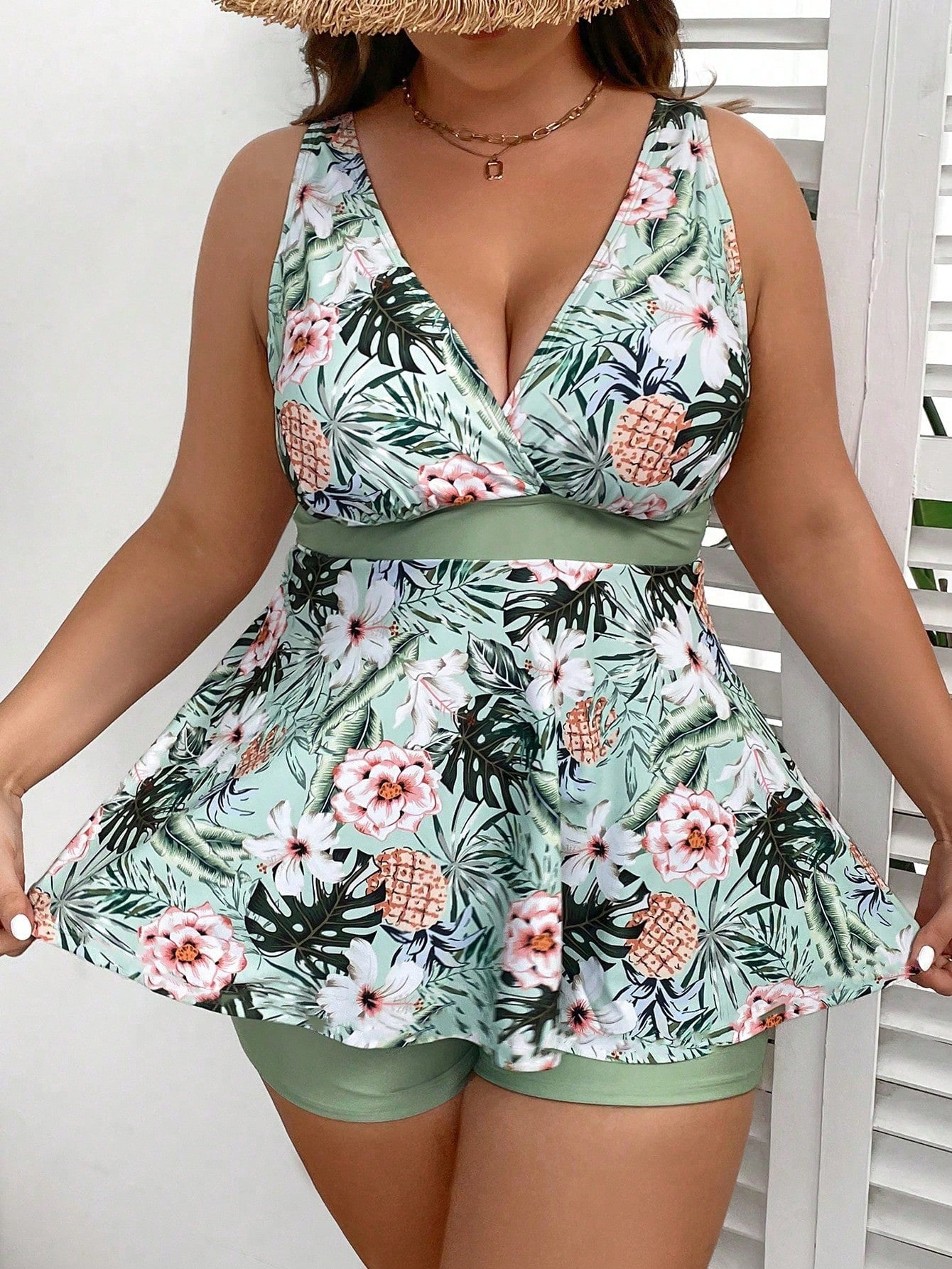 Maiô Plus Size Regata e Short Florido Feminino Para a Praia