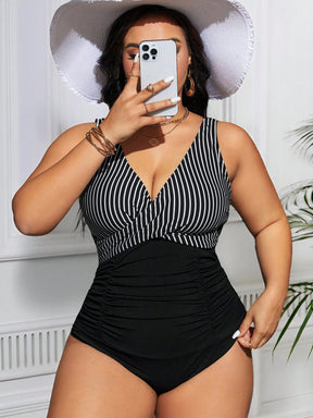 Maiô Disfarça Barriga Plus Size Canelado Decote V Listrado